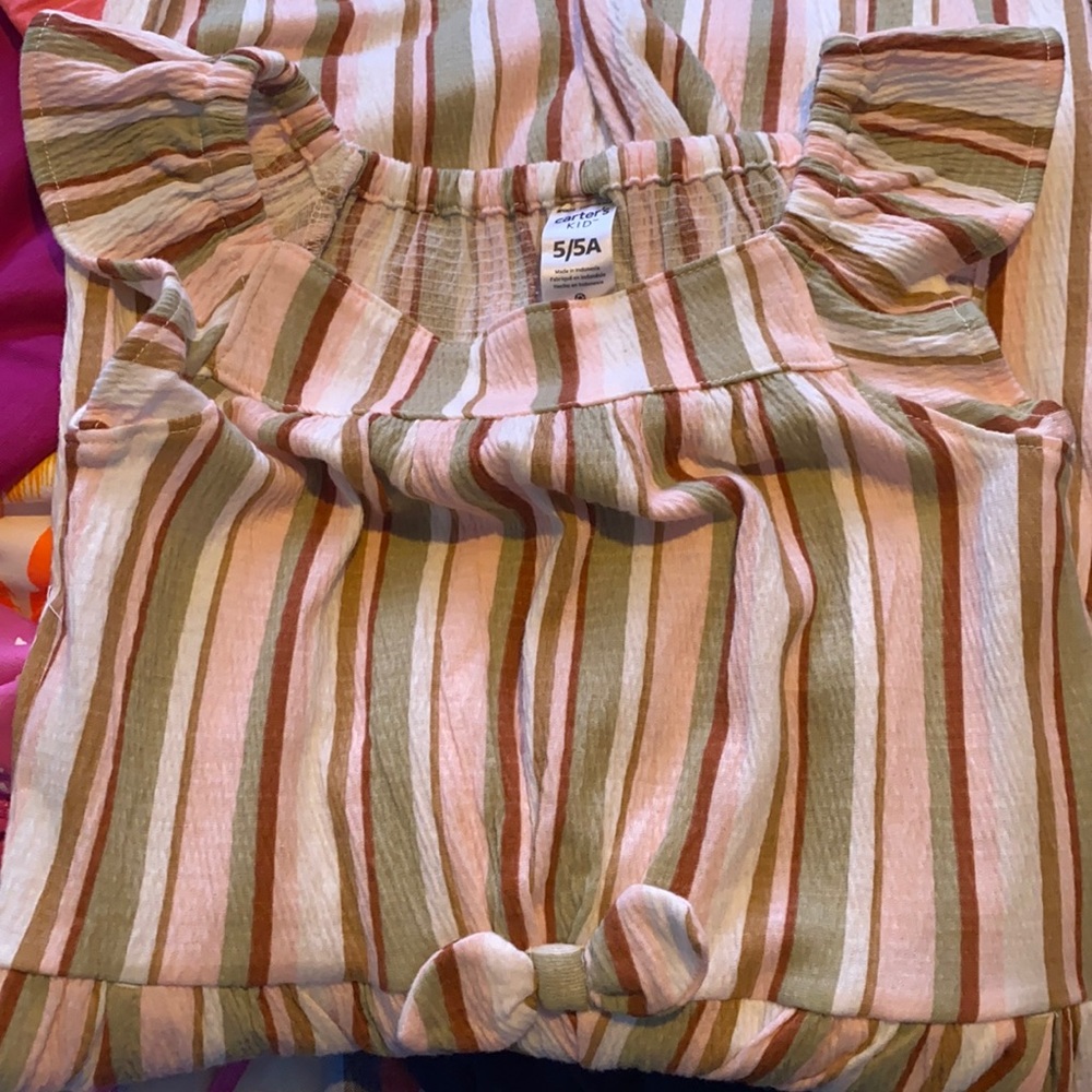 Carter’s stripes jumpsuit for 5 yrs old girls . Perfect for summer season